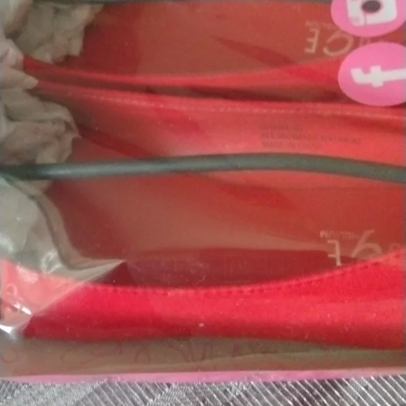 Shoes - Picture 4 of 4